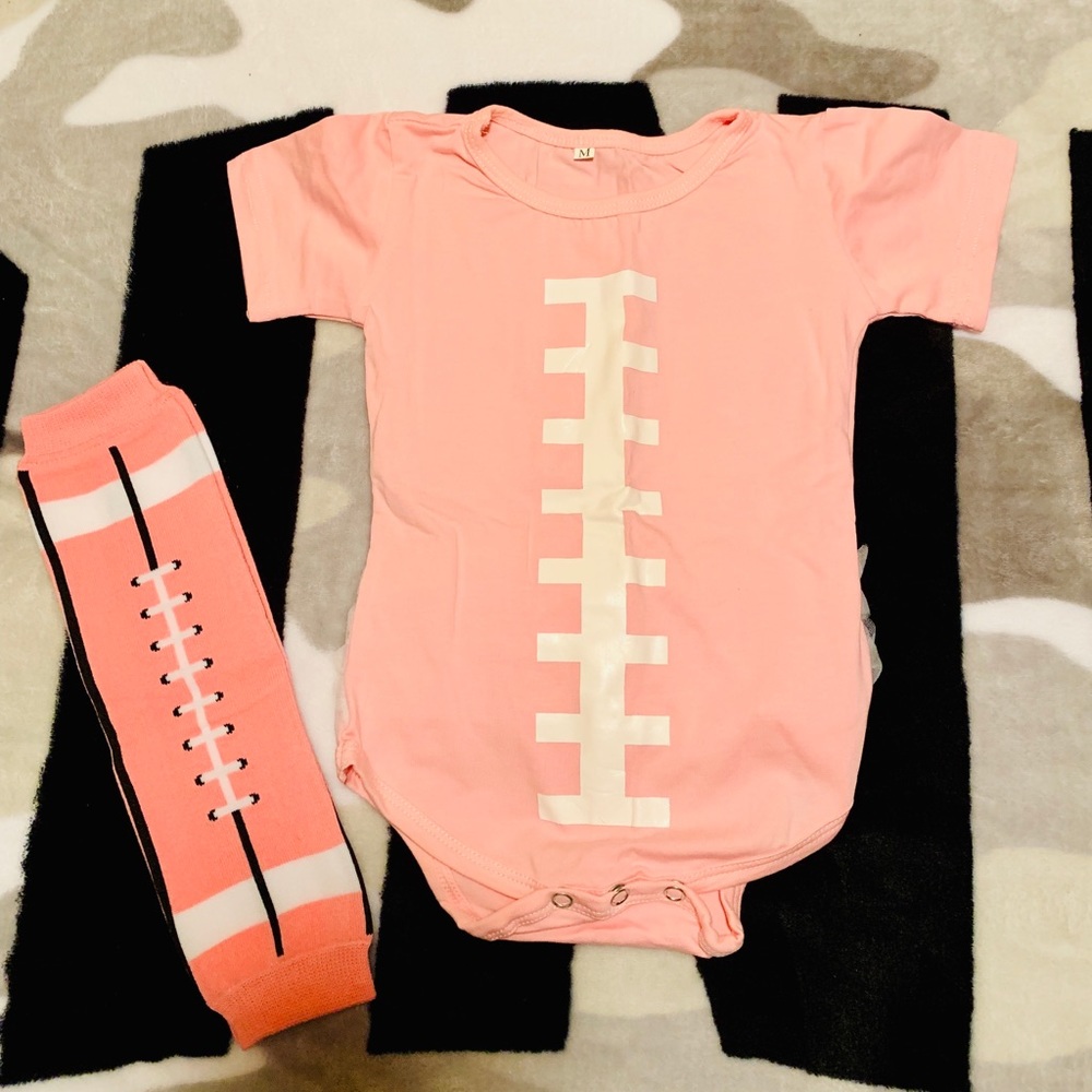 ‼️BOGO 🆓‼️ 💗🏈 Onesie W/Leg Warmers 💗🏈